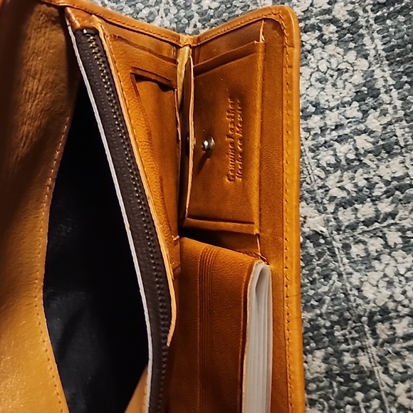 💥Sale!💥 Floral Leather Wallet - Picture 7 of 10